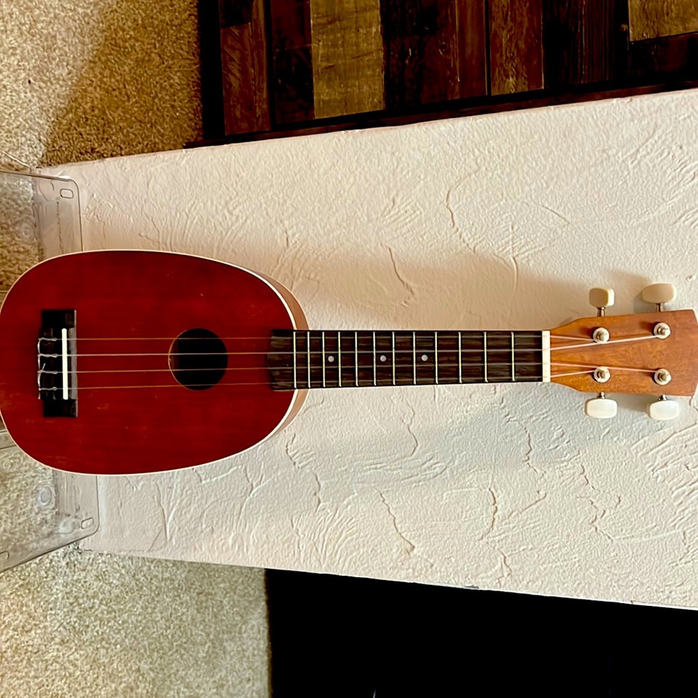 New unique ukulele!!